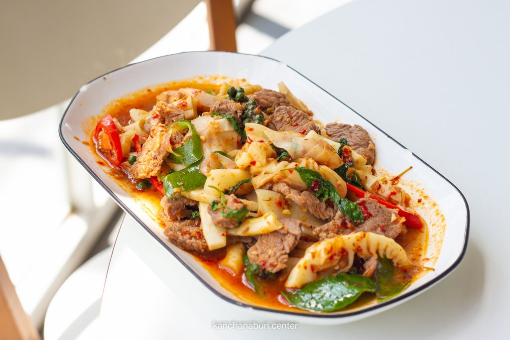 A Davenport Café dish photographed for a café review